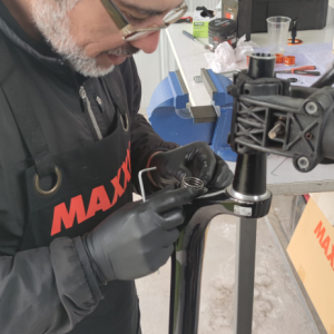 SERVICIO  MANTENCIÓN SUSPENCIÓN LEFTY