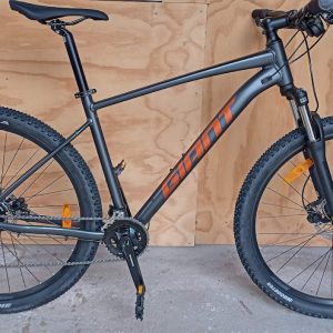 BICICLETA GIANT 29 TALON 3  BLACK CROME TALLA M